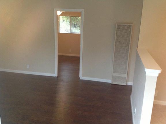 3rd image of 910 Dainty Ave APT 4