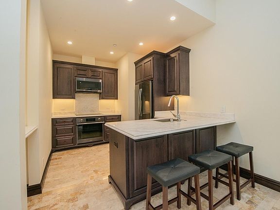 3rd image of 580 Bush St #1