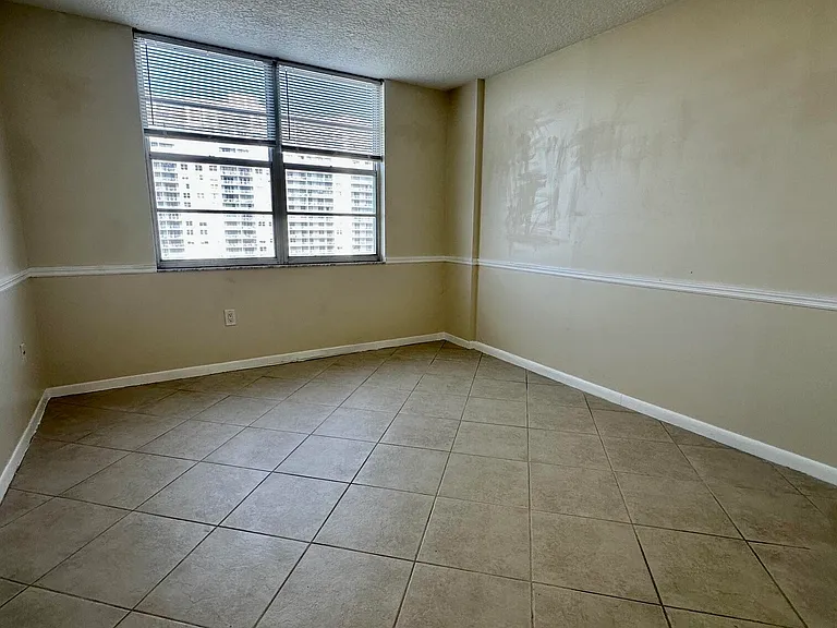 2851 NE 183rd St #914E — Photo 9