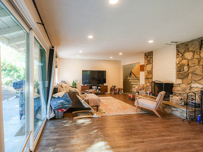 1228 Lyndhurst Dr — Photo 5