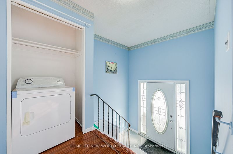 Toronto House for rent - 3 Bedrooms — photo 2