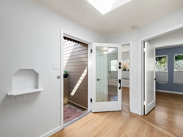 41 Saturn St — Photo 14