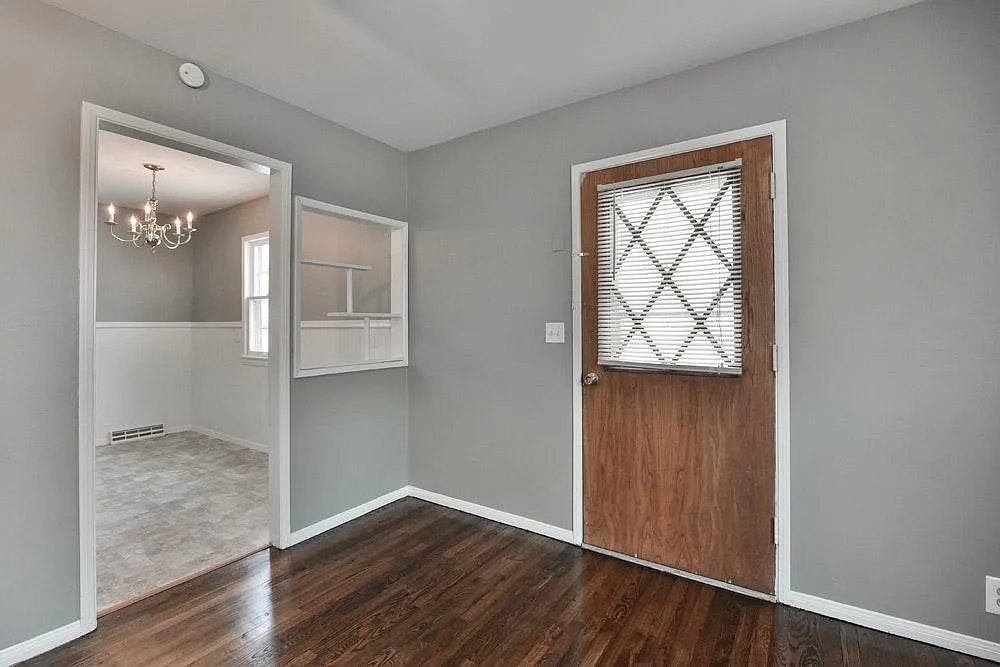 5512 Orchard Avenue — Photo 4
