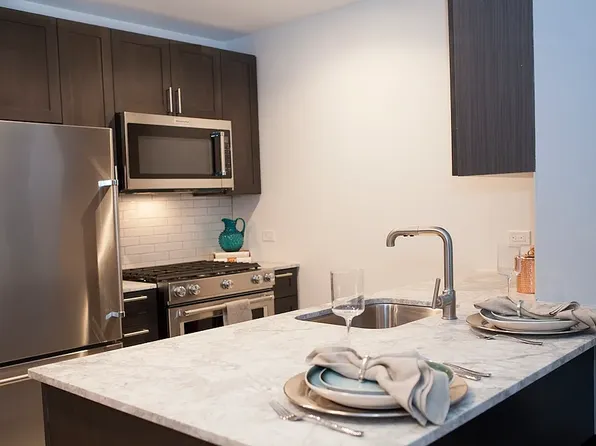 21 W End Ave, New York, NY