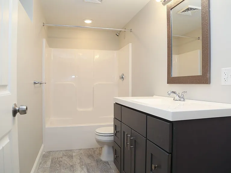 517 Admiral St — Photo 20