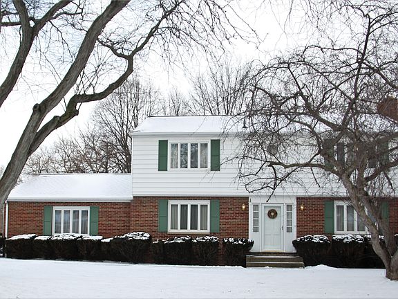 2nd image of 311 Cedar Brook Ln