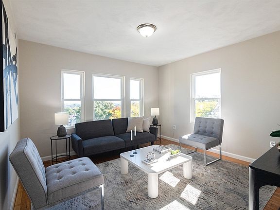 5th image of 407 Washington St APT 5