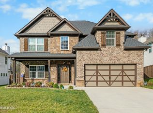 9939 Hummingbird Ln, Knoxville, TN 37923