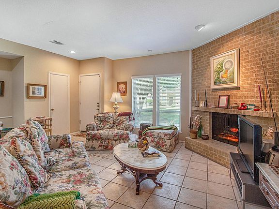 4th image of 8263 Wednesbury Ln #3