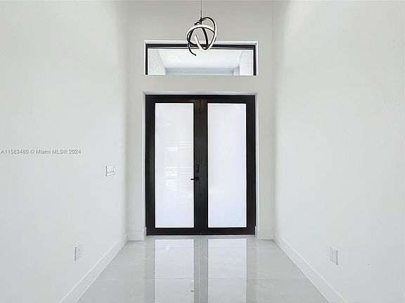 5th image of 1208 NE 9th Ter