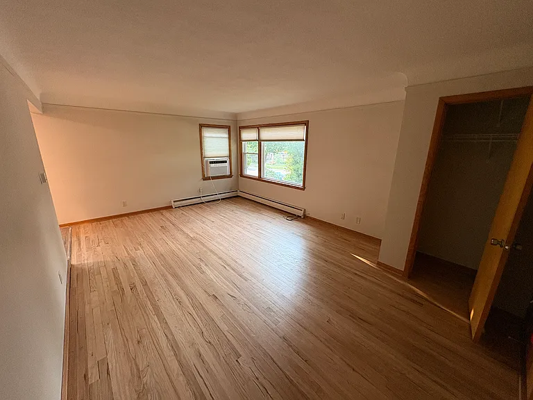 4220 Ingersoll Ave #202 — Photo 4