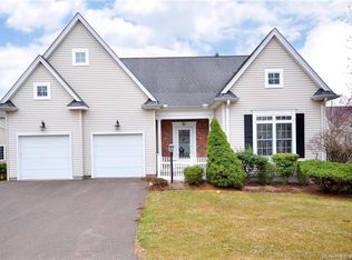 401 Pembrooke Ln #401, Windsor, CT 06095