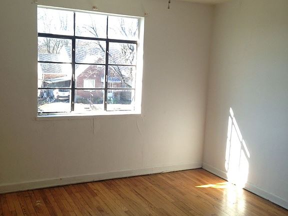 5th image of 233 Ryburn Ave APT A