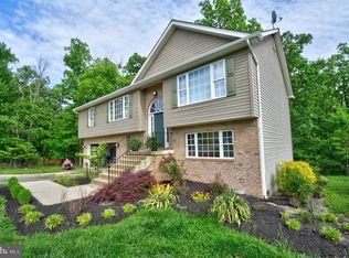 60 Creekside Dr, Capon Bridge, WV 26711
