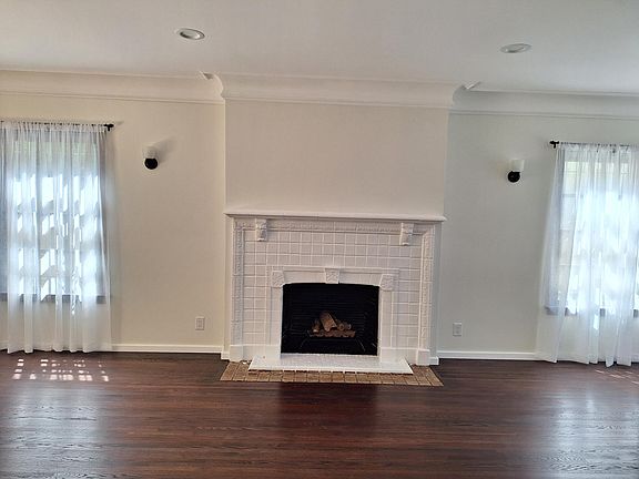 4th image of 152 N Mansfield Ave