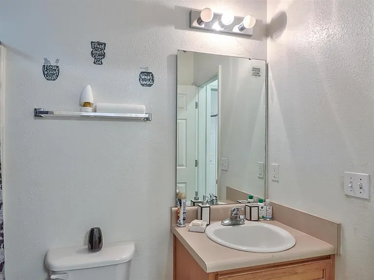 924 Ashburn Dr #2 — Photo 24