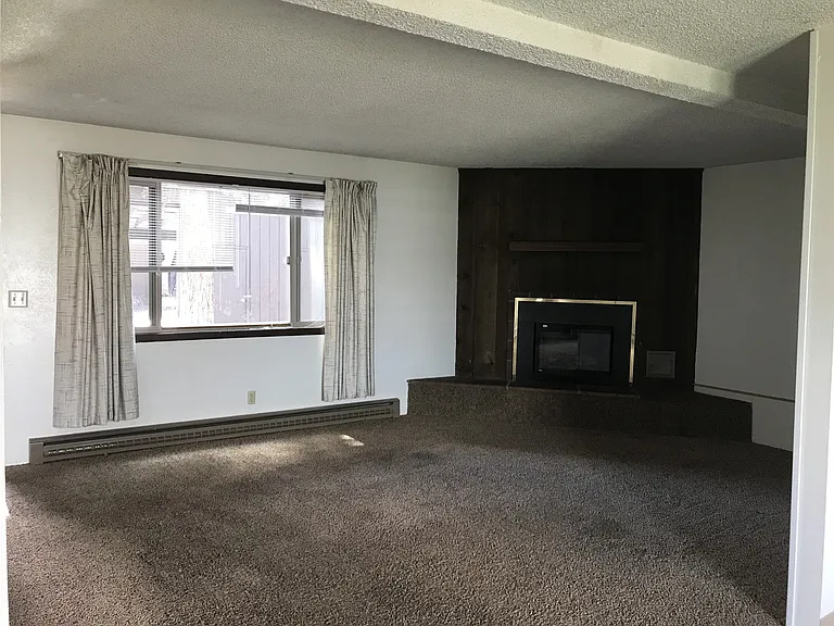 2101 S Garfield St — Photo 17