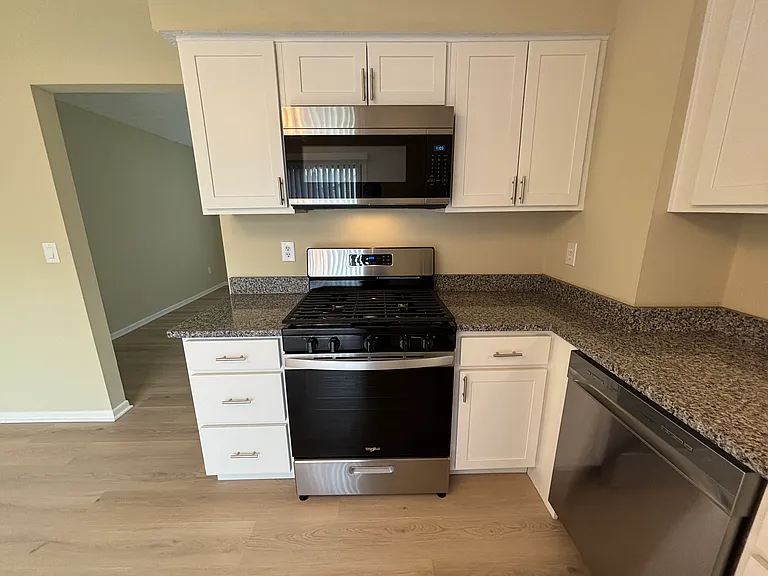 1891 Stoneview Ct — Photo 6