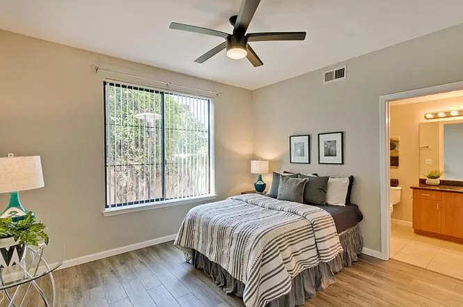 1060 S 3rd St — Photo 6