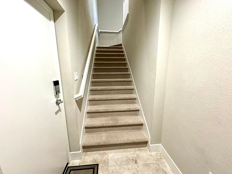649 Sandalwood Dr #4 — Photo 6