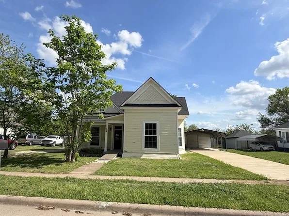 312 Poplar St, Italy, TX 76651