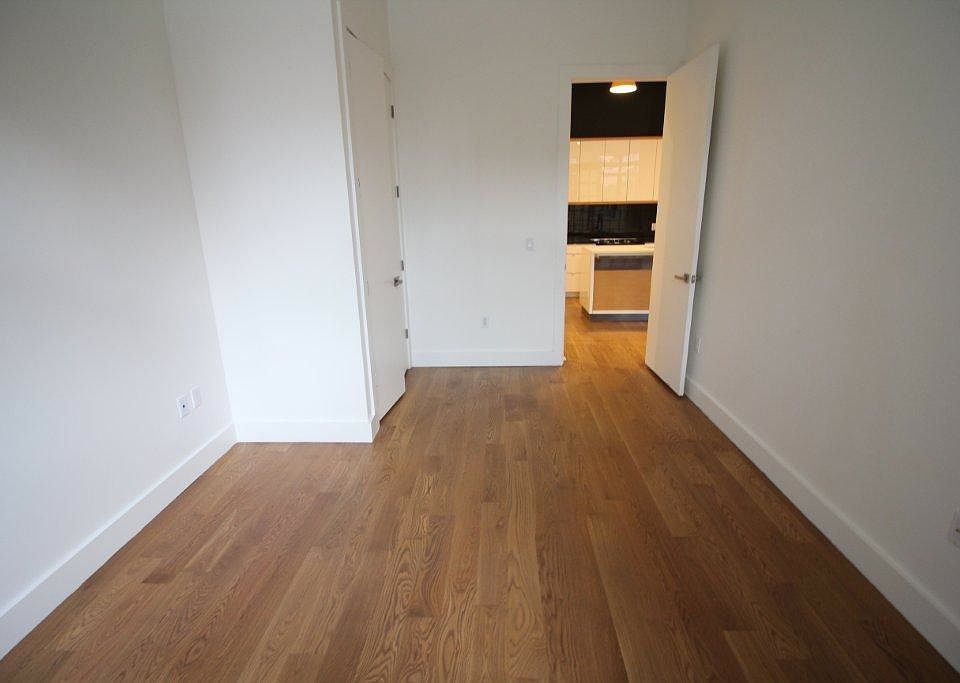 1st image of 140 Manhattan Ave #4AHE