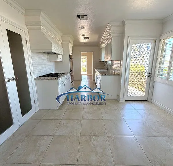 1630 Miracosta St — Photo 18
