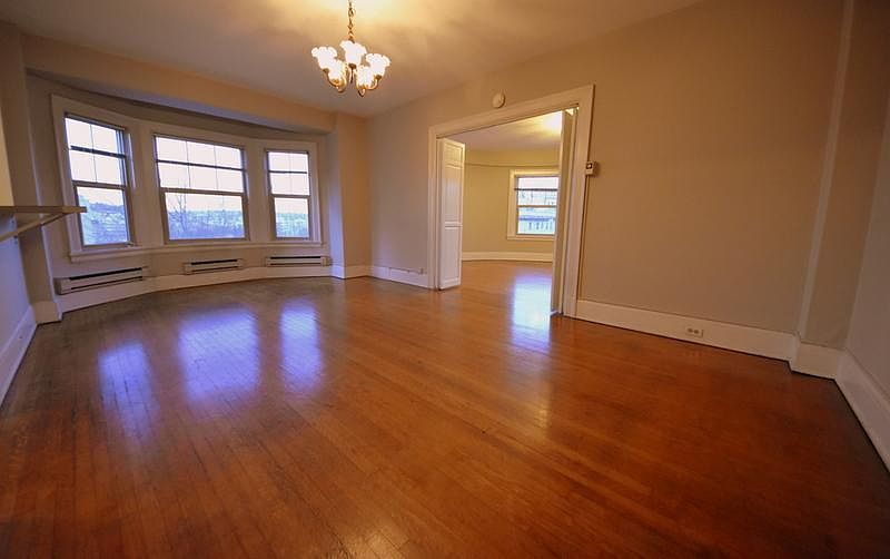 1st image of 1633 Melrose Ave APT 408