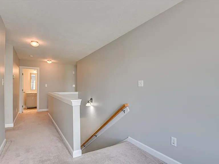 158 Kenilworth Dr — Photo 33