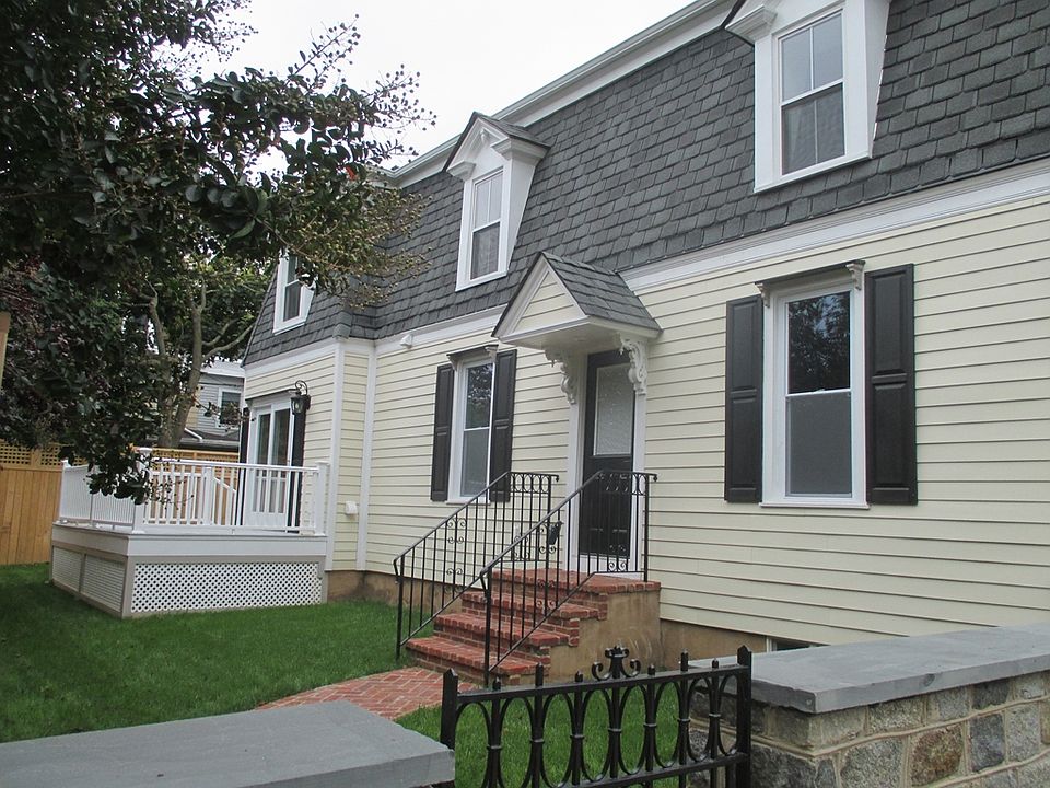 1st image of 2624 W 19th St