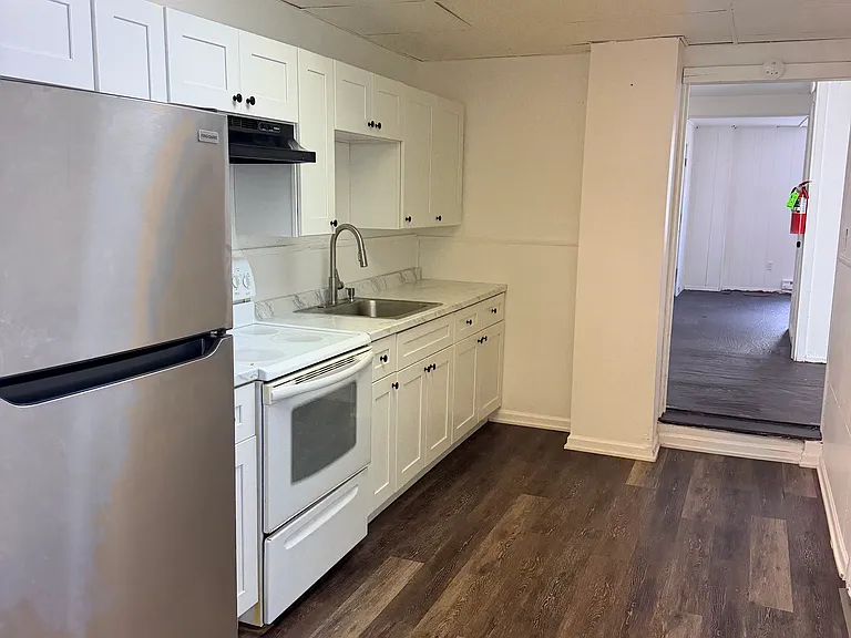 695 Pearl St #1 — Photo 1