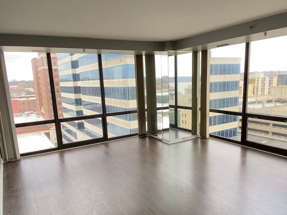 1st image of 123 SW Jefferson Ave 12