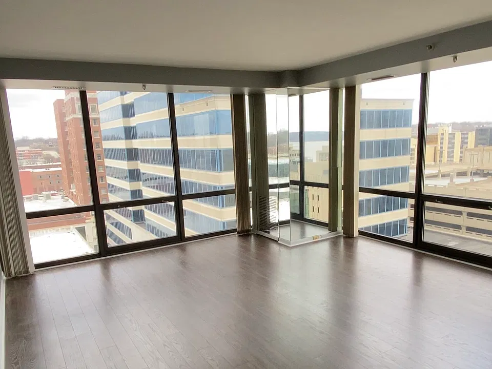 123 SW Jefferson Ave #12