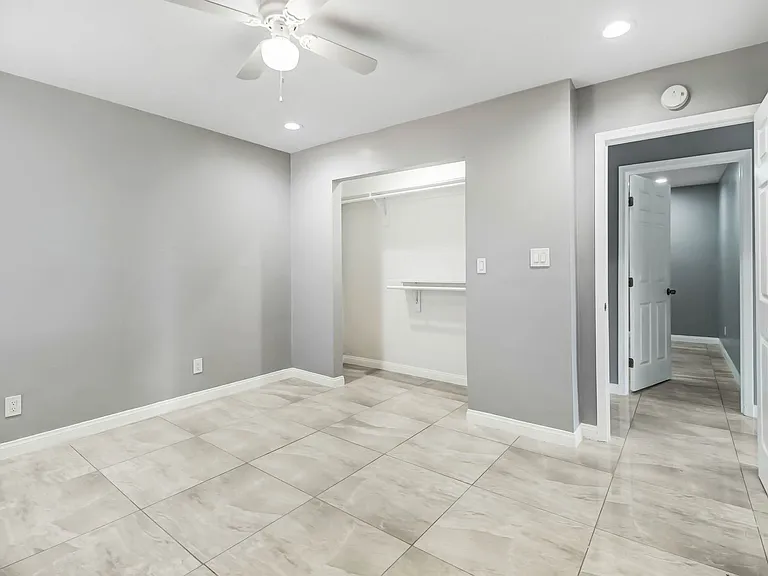 4848 Doane Ave — Photo 14