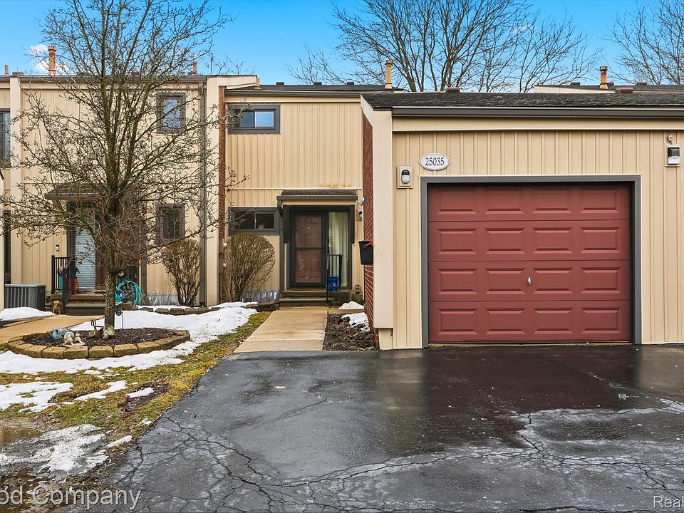 1st image of 25035 Woodvale Dr S