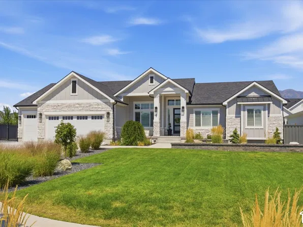 68 N Gray Fox Cir, Kaysville, UT 84037