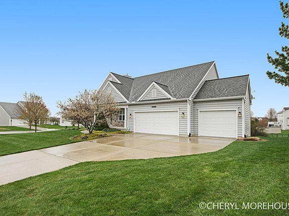 3rd image of 2440 Peerpoint Dr SE