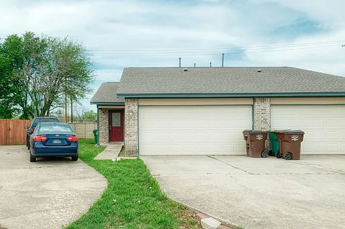 1502 Zephyr Ln Photo 1