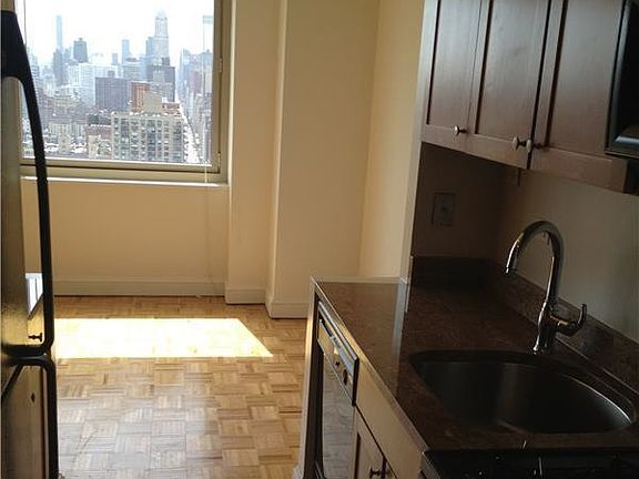5th image of 201 E 86th St APT 32c