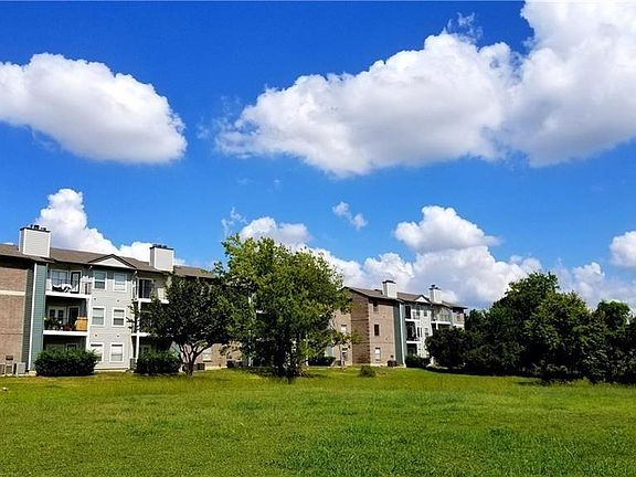5th image of 12166 Metric Blvd APT 284
