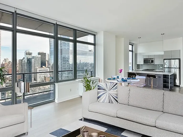 312 11th Ave #34F — Photo 3