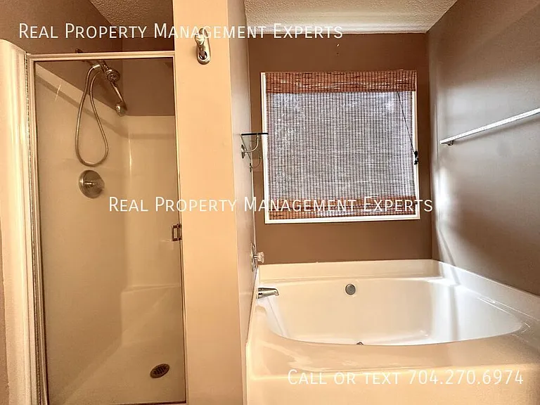 7603 Rolling Meadows Ln — Photo 15