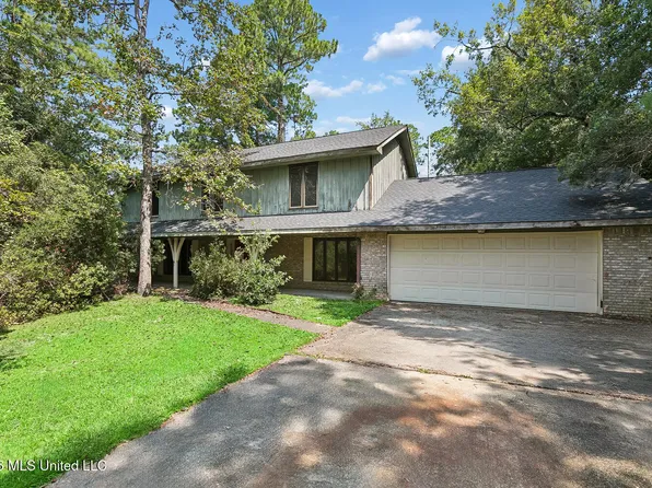 7624 Fairway Dr, Diamondhead, MS 39525