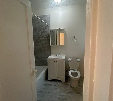 4th image of 6904 W Roosevelt Rd #3