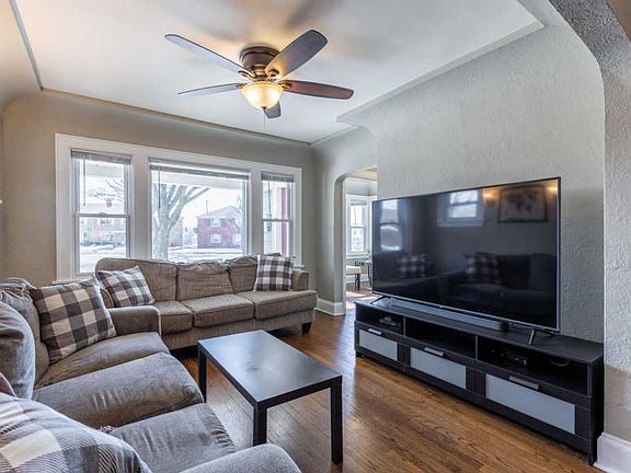 4th image of 6658 W Girard Ave