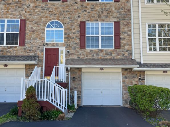 102 Regents Ct