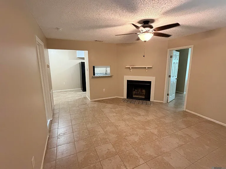 914 Hammond Manor Dr #C — Photo 3