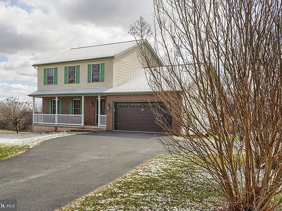 3rd image of 440 Whisler Rd