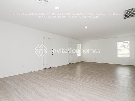 4th image of 105 Hollywood Dr