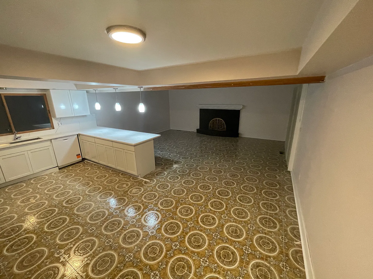 3 bed, 1565 sqft, $2,375 — Photo 3